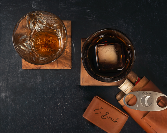 Engraved leather cigar holder with cutter